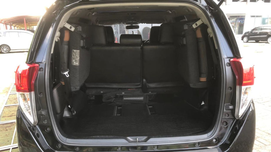 TOYOTA INNOVA INNOVA 2.4 V AT DIESEL (REBORN) AT 2020